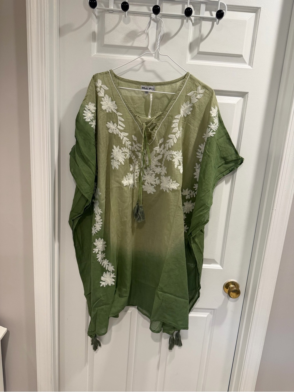NWT white waves  Embroidered V-Neck Kaftan w  Tassels OSFM swim cover resort